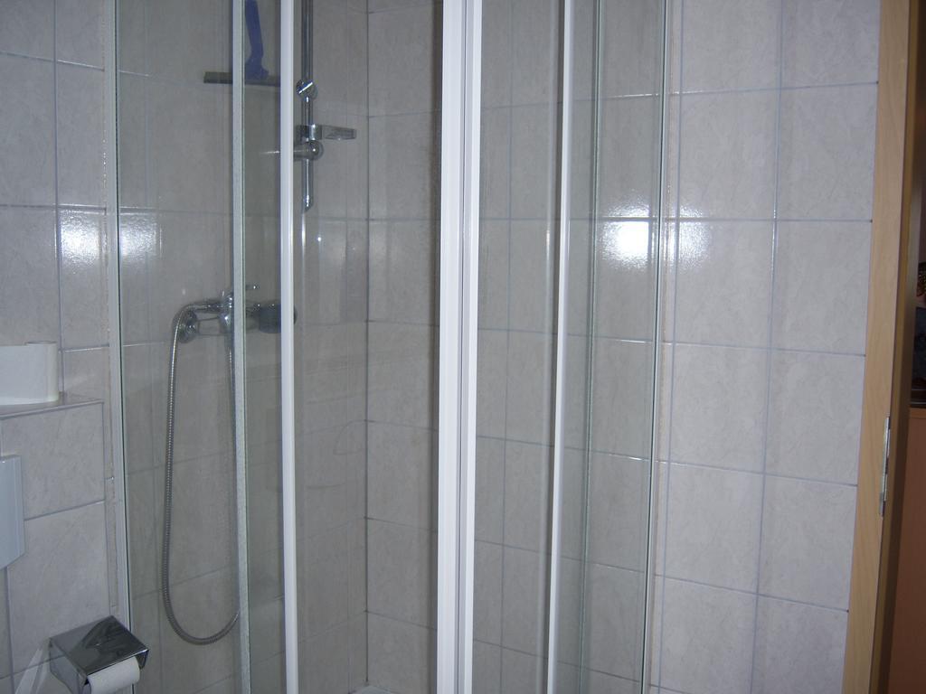 Gaestehaus Katharina Appartement Müllenbach Kamer foto
